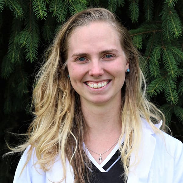 Dr. Alyssa Rasweiler, Stanwood Veterinarian